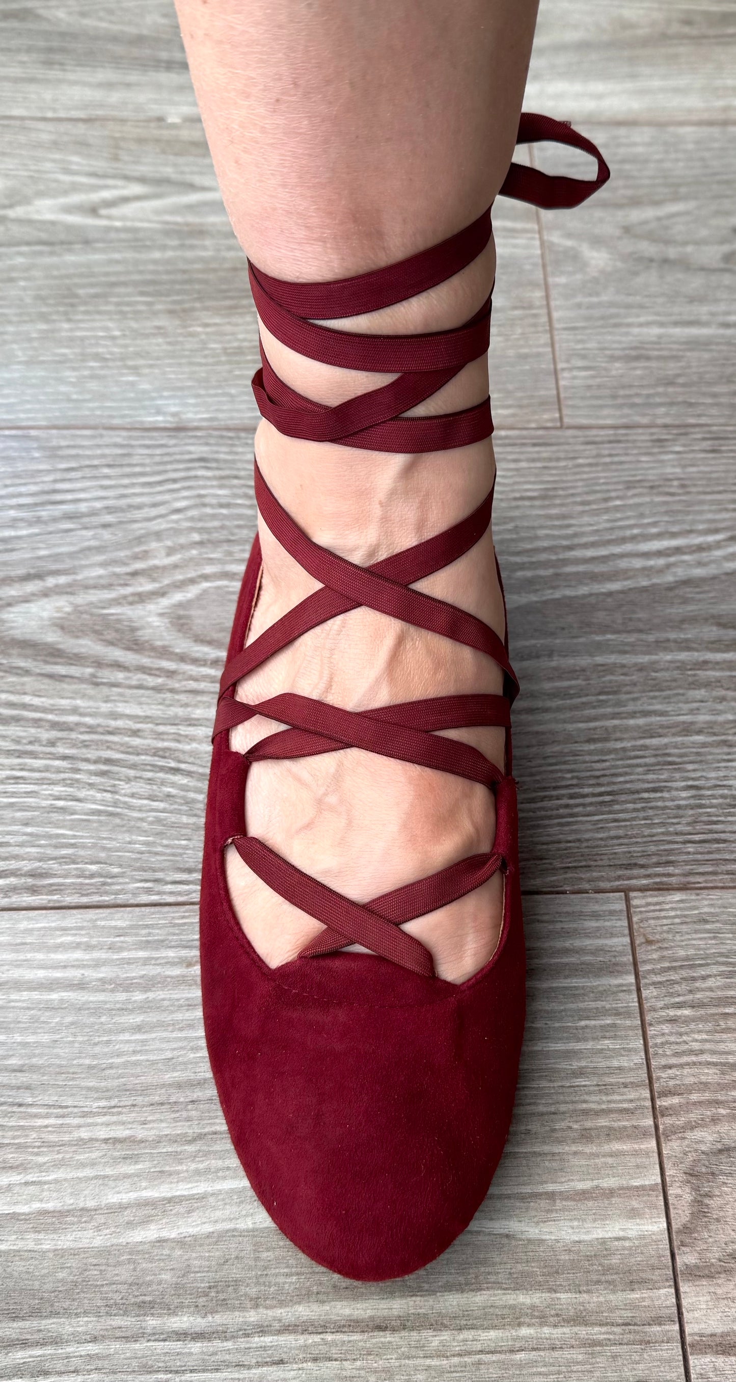 Juliette Ballet Flat Wine with flexible laces