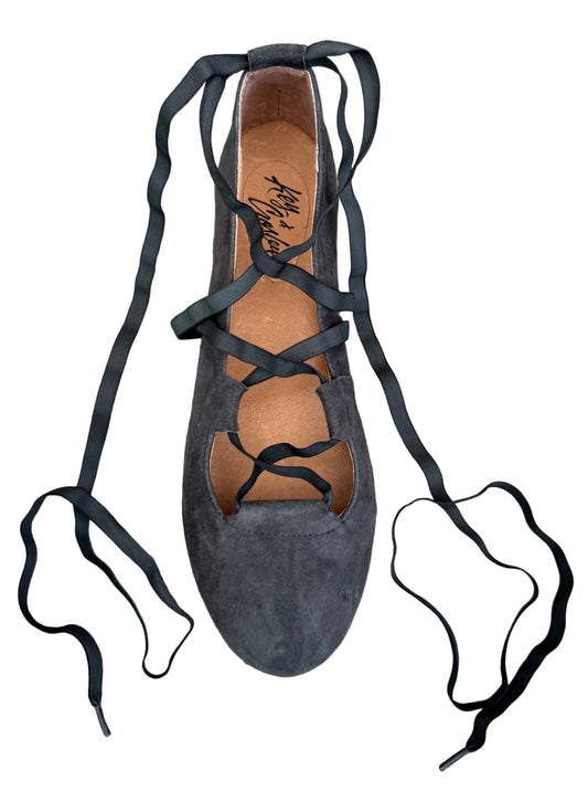 Juliette Ballet Flat Charcoal with flexible laces