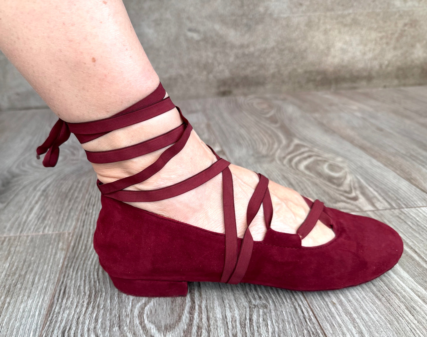 Juliette Ballet Flat Wine with flexible laces