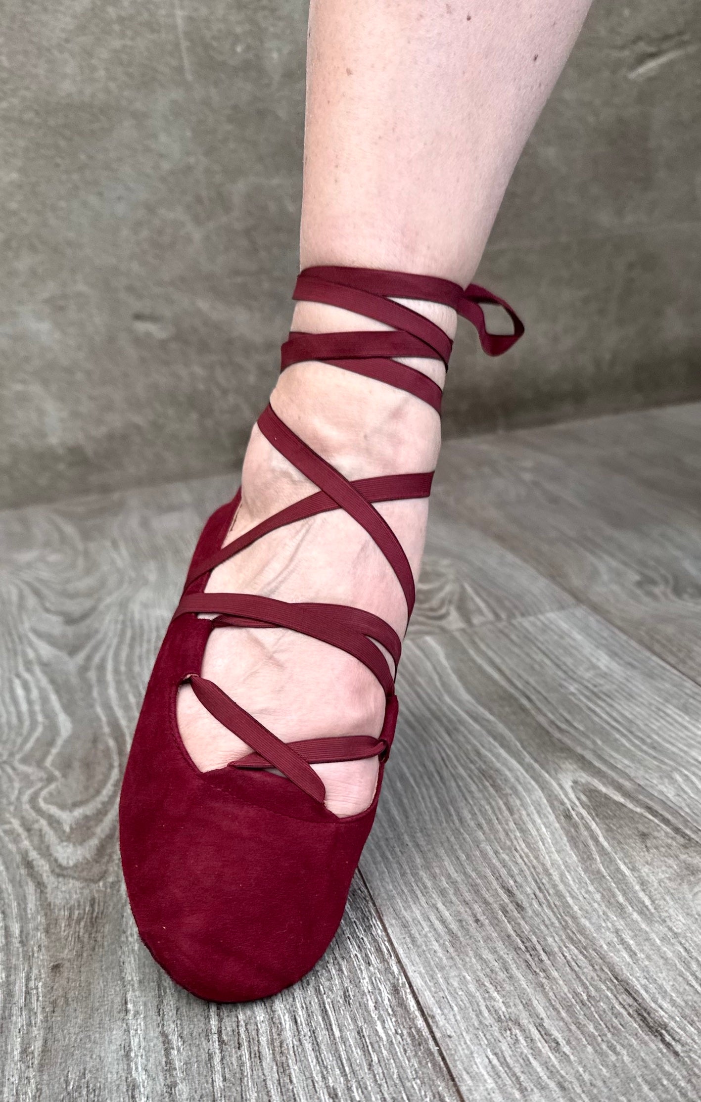 Juliette Ballet Flat Wine with flexible laces